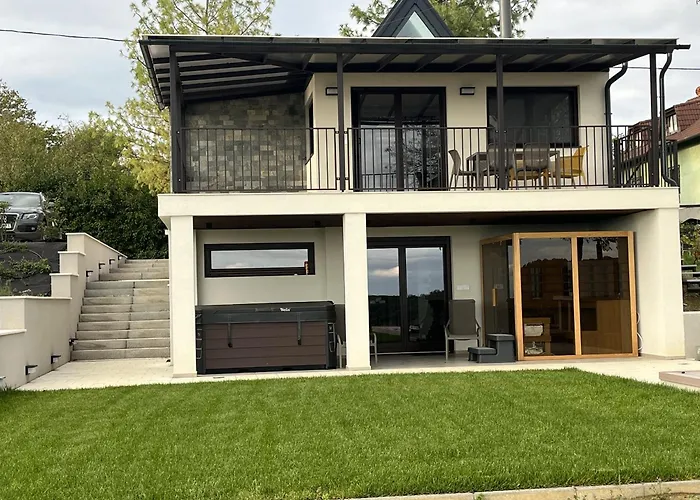 Villa Csipetnyi Chill Vendeghaz *